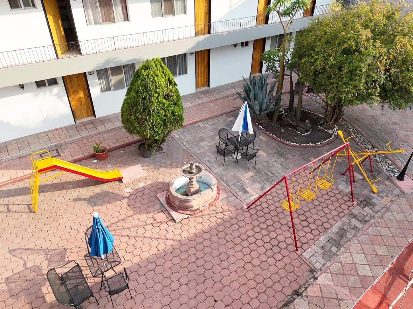 Hotel Bedd Express Querétaro Екстериор снимка