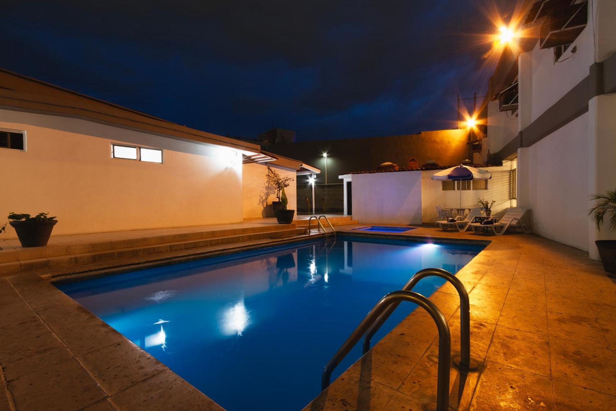 Hotel Bedd Express Querétaro Екстериор снимка